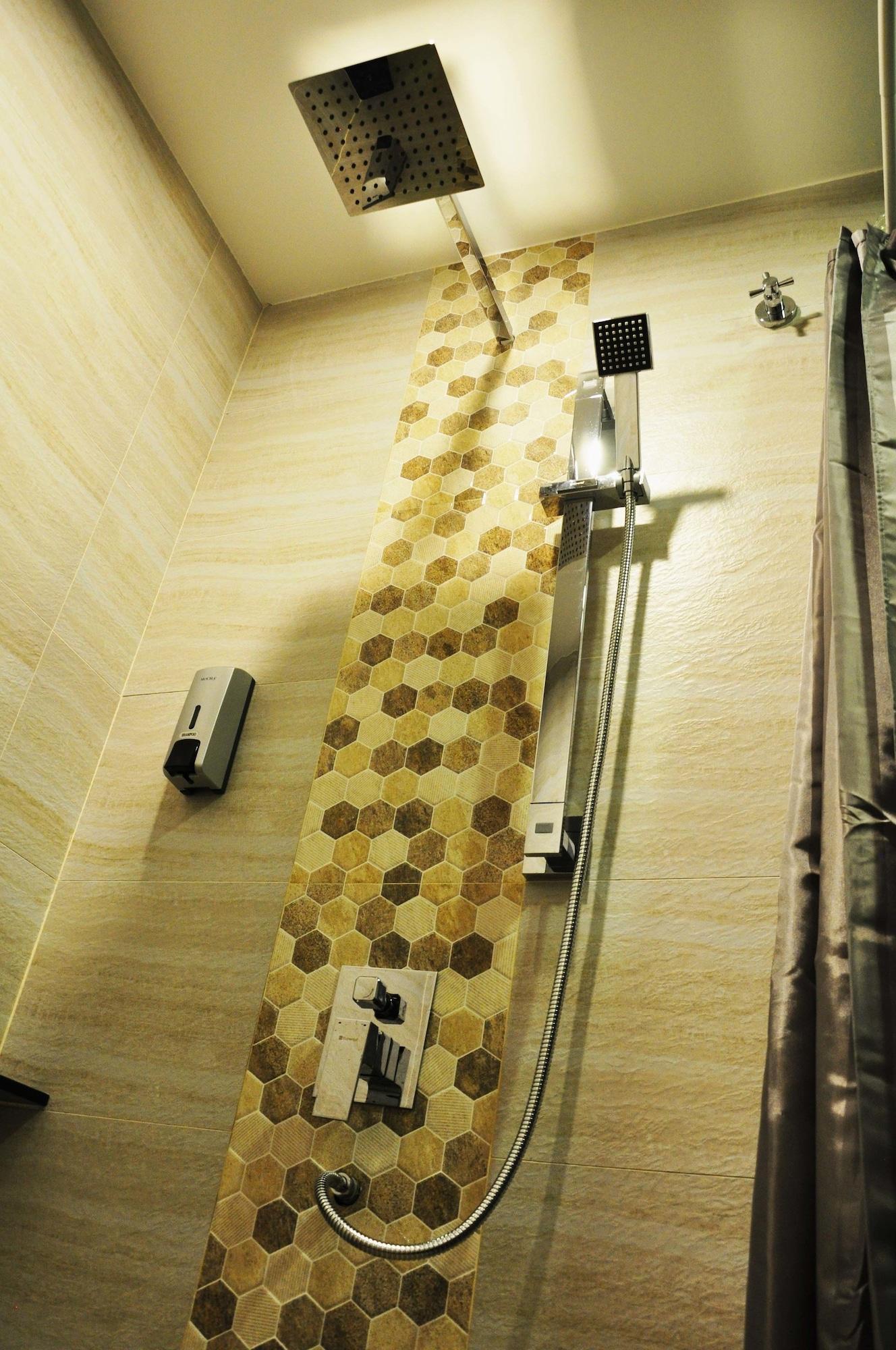 Valya Hotel, Ipoh Extérieur photo