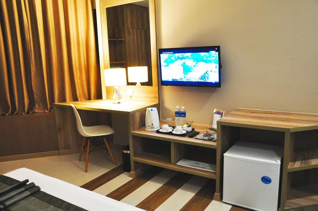 Valya Hotel, Ipoh Extérieur photo