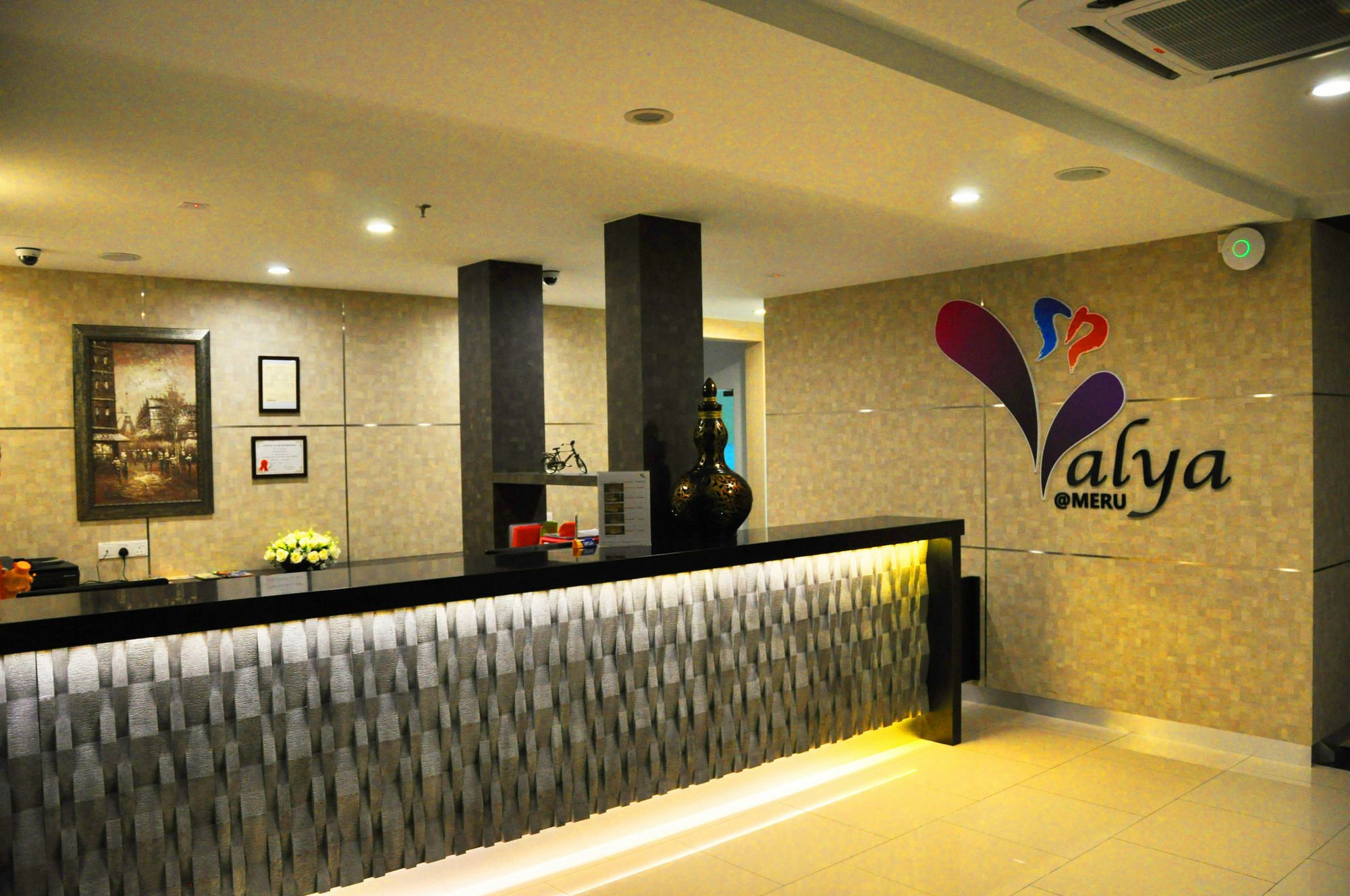 Valya Hotel, Ipoh Extérieur photo