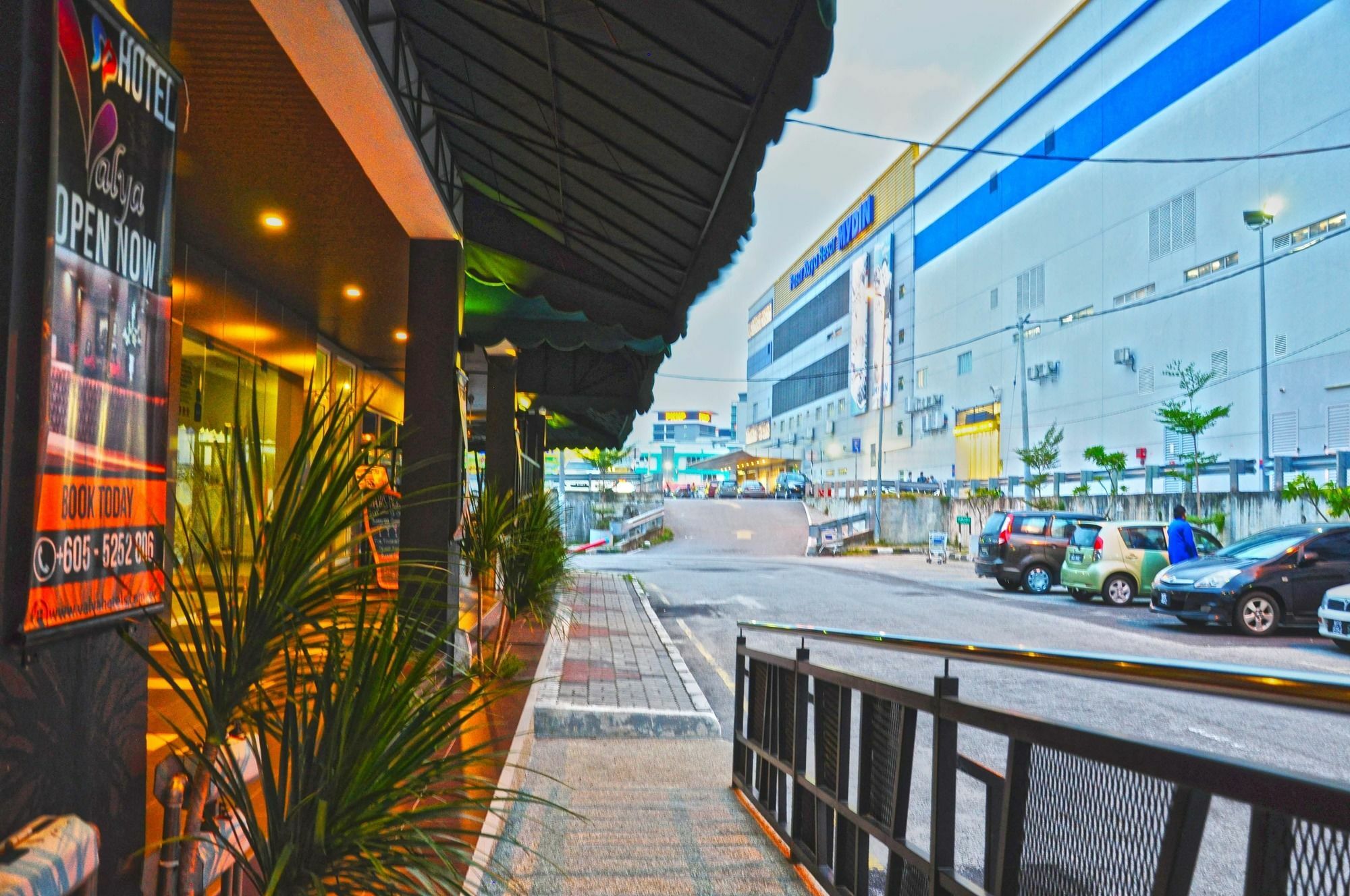 Valya Hotel, Ipoh Extérieur photo